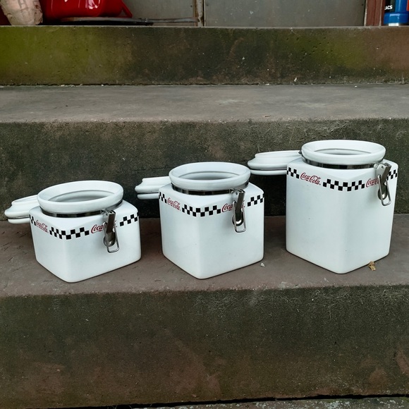 Set of 3 Vintage Coca Cola Kitchen Canisters. Made by Gibson in 2002. - Picture 2 of 7